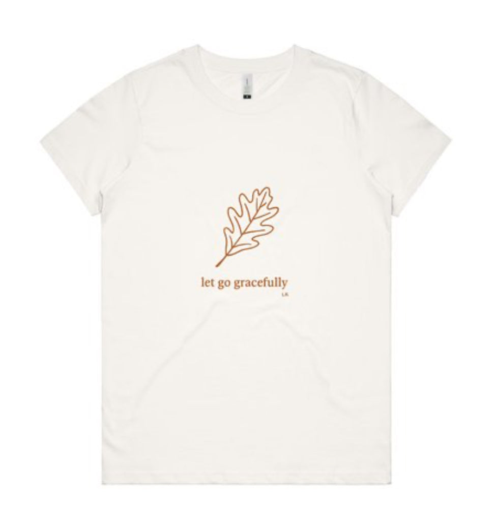 🍁 Let Go Gracefully – Autumn Wisdom Tee(organic cotton)